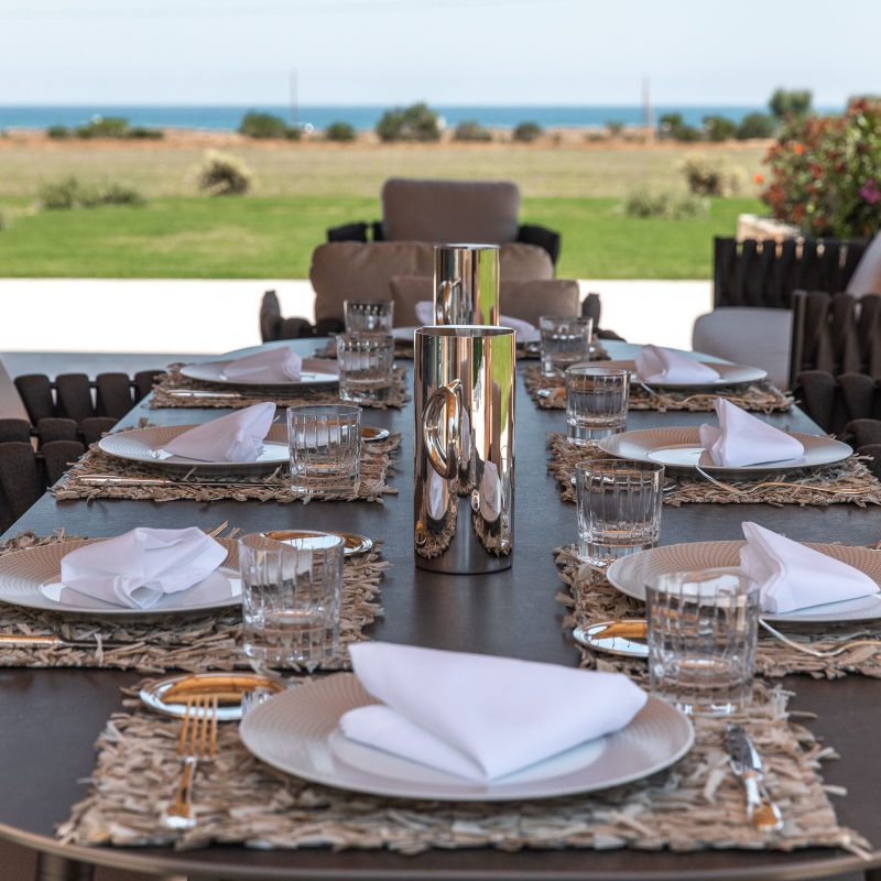 countryhouse-casa-piccola-outdoor-dining-puglia-villa-countrybred