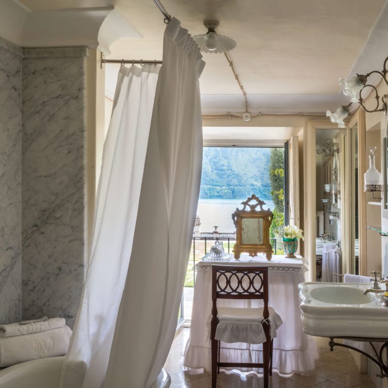 countryhouse-lake-como-bathroom-countrybred