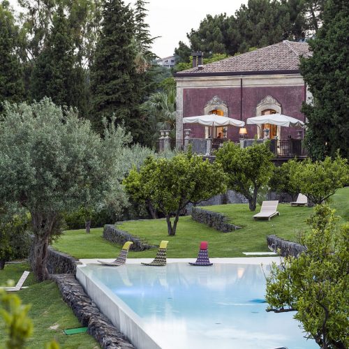 Pisano (Ct). Monaci delle Terre Nere Pisano (Ct). Monaci delle Terre Nere